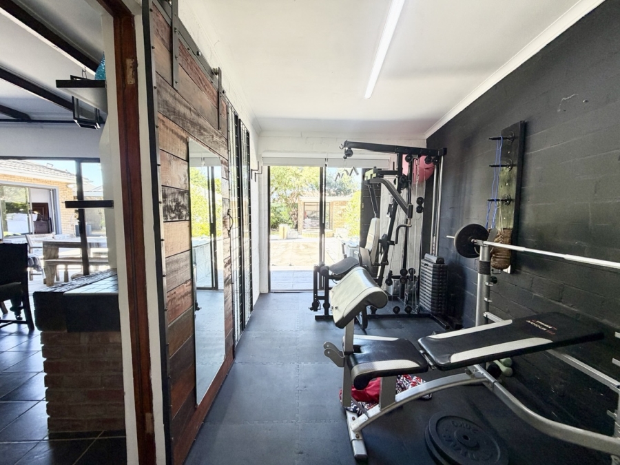 5 Bedroom Property for Sale in Flamingo Vlei Western Cape